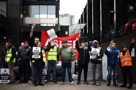 tagreuters.com2024binary_LYNXMPEK7D0MC-VIEWIMAGE