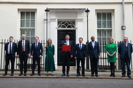 tagreuters.com2024binary_LYNXNPEK250J8-VIEWIMAGE