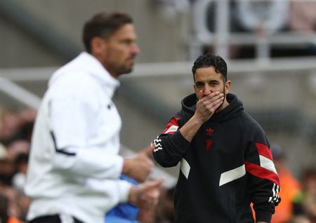 tagreuters.com2025binary_LYNXMPEL3C0D4-VIEWIMAGE