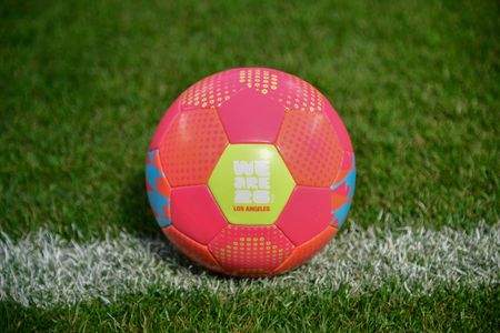 tagreuters.com2025binary_LYNXNPEL310MR-VIEWIMAGE