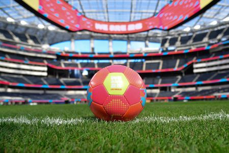 tagreuters.com2025binary_LYNXNPEL310MS-VIEWIMAGE