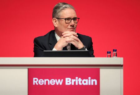 tagreuters.com2025binary_LYNXNPEL8R04C-VIEWIMAGE