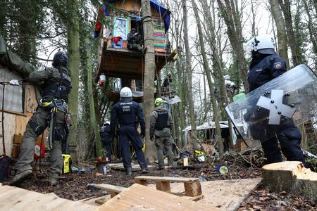 tagreuters.com2023binary_LYNXMPEJ0C0N6-VIEWIMAGE