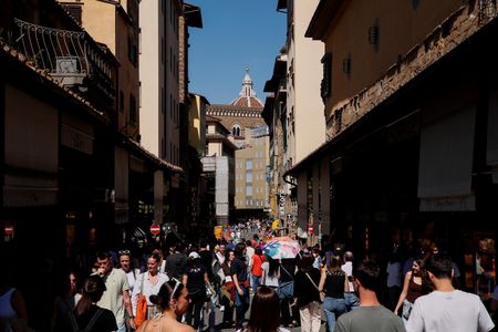 tagreuters.com2024binary_LYNXMPEK3R01N-VIEWIMAGE