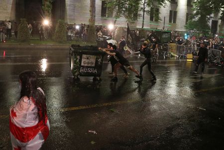 tagreuters.com2024binary_LYNXMPEK401BL-VIEWIMAGE