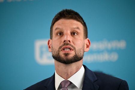 tagreuters.com2024binary_LYNXMPEK4G0KT-VIEWIMAGE