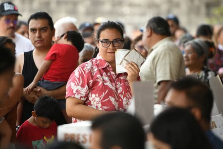 tagreuters.com2024binary_LYNXMPEK5200R-VIEWIMAGE