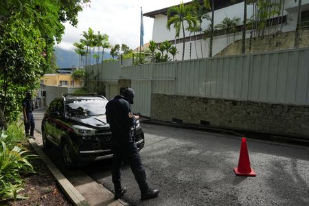 tagreuters.com2024binary_LYNXMPEK6U0VK-VIEWIMAGE