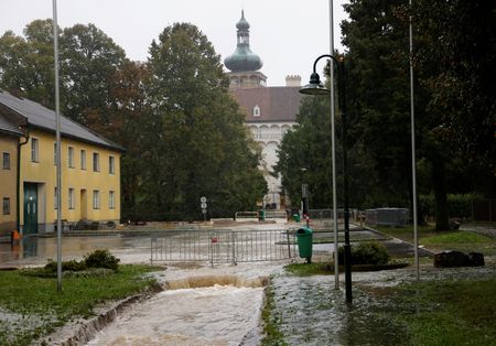 tagreuters.com2024binary_LYNXMPEK8F0O3-VIEWIMAGE