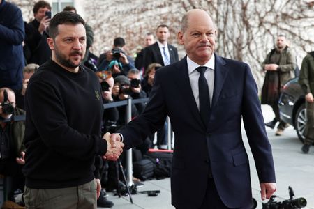 tagreuters.com2024binary_LYNXNPEK1F09Y-VIEWIMAGE