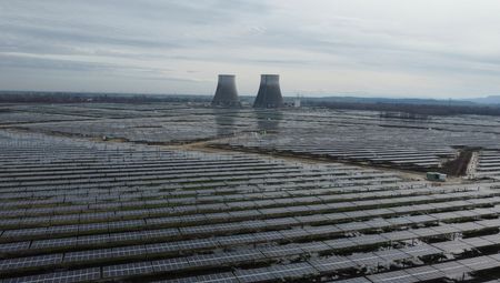 tagreuters.com2024binary_LYNXNPEK2506D-VIEWIMAGE