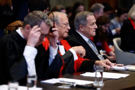 tagreuters.com2024binary_LYNXNPEK370BH-VIEWIMAGE