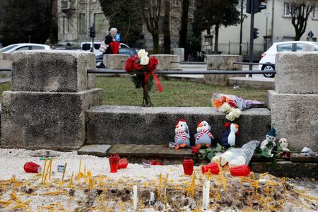 tagreuters.com2025binary_LYNXMPEL12087-VIEWIMAGE