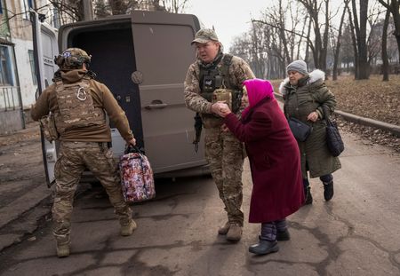 tagreuters.com2025binary_LYNXMPEL120BK-VIEWIMAGE