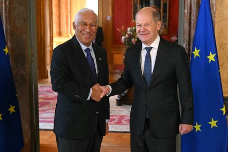 tagreuters.com2025binary_LYNXMPEL120E0-VIEWIMAGE