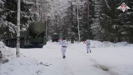 tagreuters.com2025binary_LYNXMPEL150BW-VIEWIMAGE