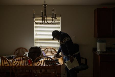 tagreuters.com2025binary_LYNXMPEL1D0E0-VIEWIMAGE