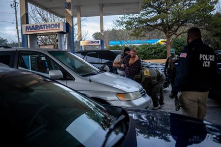 tagreuters.com2025binary_LYNXMPEL1D0E2-VIEWIMAGE