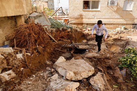 tagreuters.com2025binary_LYNXMPEL2A0QH-VIEWIMAGE