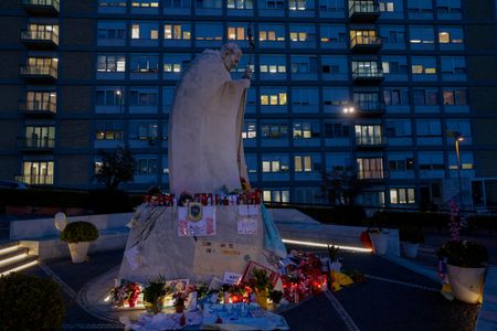 tagreuters.com2025binary_LYNXMPEL2K10Z-VIEWIMAGE