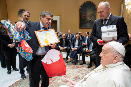 tagreuters.com2025binary_LYNXMPEL3F0IM-VIEWIMAGE