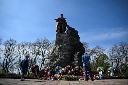 tagreuters.com2025binary_LYNXMPEL3F0MM-VIEWIMAGE