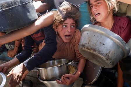 tagreuters.com2025binary_LYNXMPEL3S0JW-VIEWIMAGE