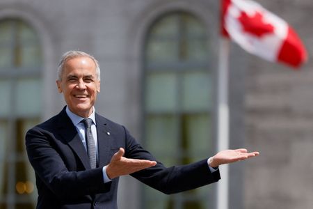 tagreuters.com2025binary_LYNXMPEL4C11B-VIEWIMAGE