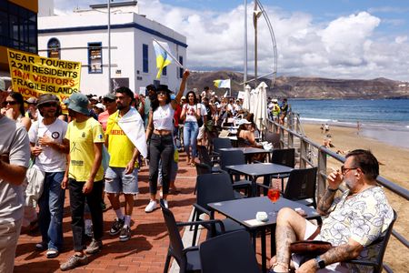 tagreuters.com2025binary_LYNXMPEL4H0BT-VIEWIMAGE