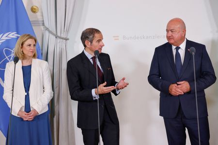 tagreuters.com2025binary_LYNXMPEL5O0DK-VIEWIMAGE