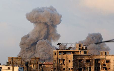 tagreuters.com2025binary_LYNXMPEL7K0CM-VIEWIMAGE