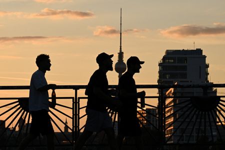 tagreuters.com2025binary_LYNXMPEL7K0CY-VIEWIMAGE