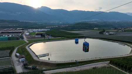 tagreuters.com2025binary_LYNXMPEL7R0H6-VIEWIMAGE