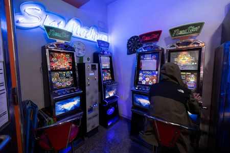 tagreuters.com2025binary_LYNXMPELA40AO-VIEWIMAGE