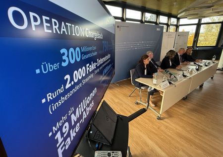 tagreuters.com2025binary_LYNXMPELA40JX-VIEWIMAGE