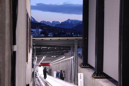 tagreuters.com2025binary_LYNXMPELAQ0CH-VIEWIMAGE