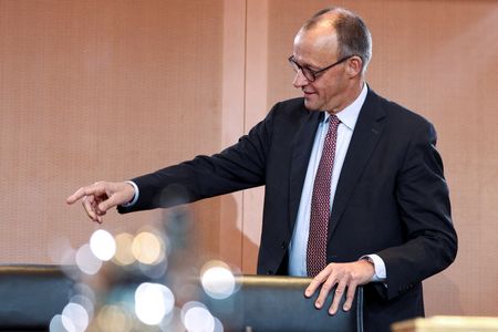 tagreuters.com2025binary_LYNXMPELB217N-VIEWIMAGE