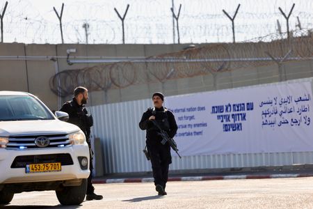 tagreuters.com2025binary_LYNXNPEL0T0FK-VIEWIMAGE