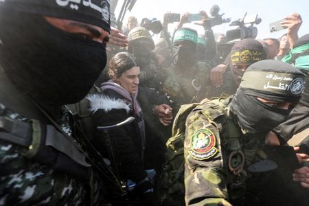 tagreuters.com2025binary_LYNXNPEL0T0M3-VIEWIMAGE