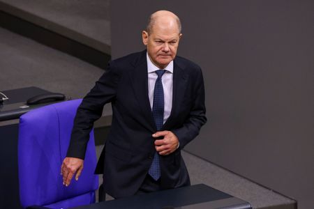 tagreuters.com2025binary_LYNXNPEL0U0PP-VIEWIMAGE