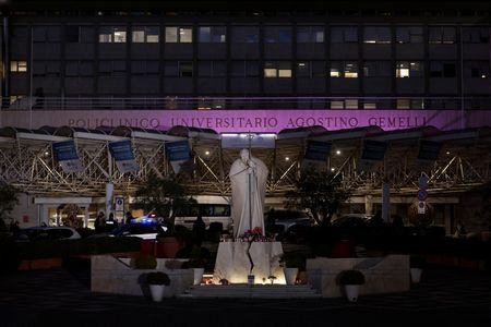 tagreuters.com2025binary_LYNXNPEL1H0MV-VIEWIMAGE