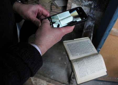 tagreuters.com2025binary_LYNXNPEL1I0IV-VIEWIMAGE