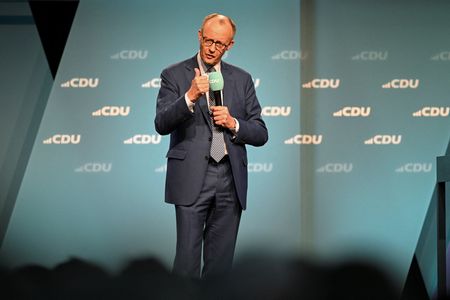 tagreuters.com2025binary_LYNXNPEL1J0O8-VIEWIMAGE