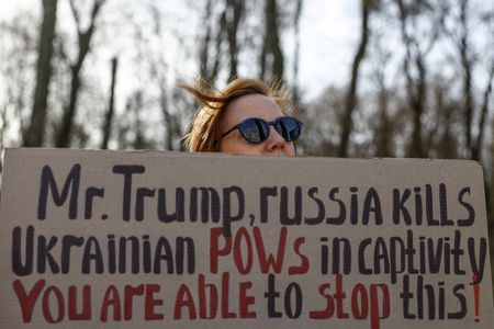 tagreuters.com2025binary_LYNXNPEL250R8-VIEWIMAGE