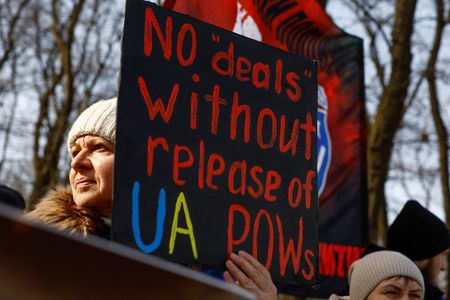 tagreuters.com2025binary_LYNXNPEL250RA-VIEWIMAGE