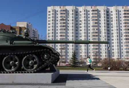 tagreuters.com2025binary_LYNXNPEL2P0P4-VIEWIMAGE