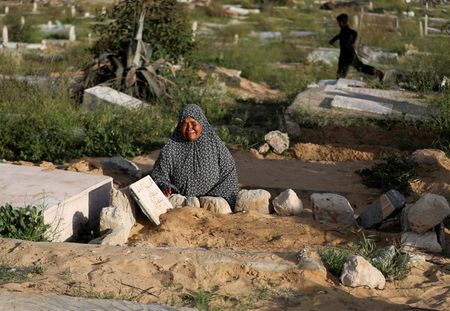 tagreuters.com2025binary_LYNXNPEL2T045-VIEWIMAGE