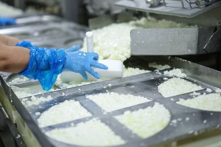 tagreuters.com2025binary_LYNXNPEL320C7-VIEWIMAGE