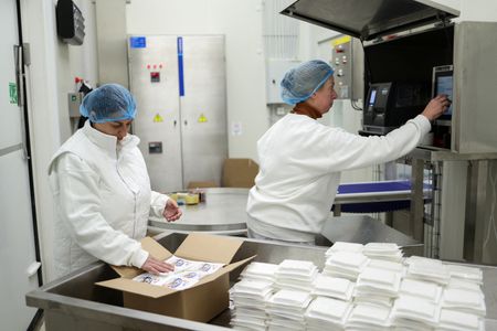 tagreuters.com2025binary_LYNXNPEL320CA-VIEWIMAGE