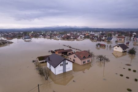 tagreuters.com2025binary_LYNXNPEL3704F-VIEWIMAGE